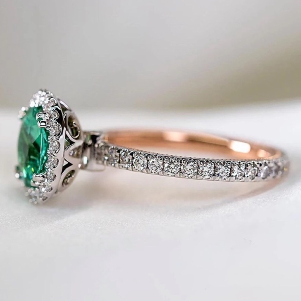 NEW DIAMOND ENGAGEMENT RING - Picture 4 of 7